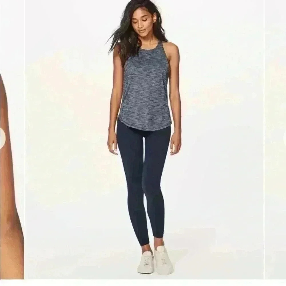 Lululemon woman’s top